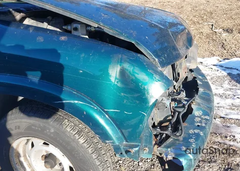 1998 GMC Sonoma Sl z USA, uszkodzony, nr VIN 1GTCS1441WK516519